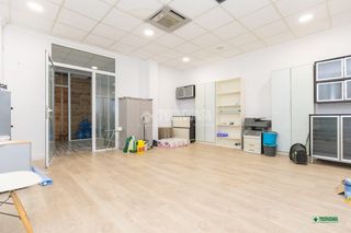 Rent Business premise in Las Marinas - Pueblo Laguna. Local comercial en alquiler en vera