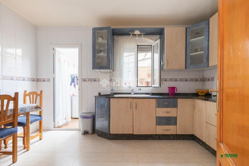 Foto ff83e330-05f7-4fa2-aa93-f3bc21db8784. Casa aparellada a Vera ciudad Vera