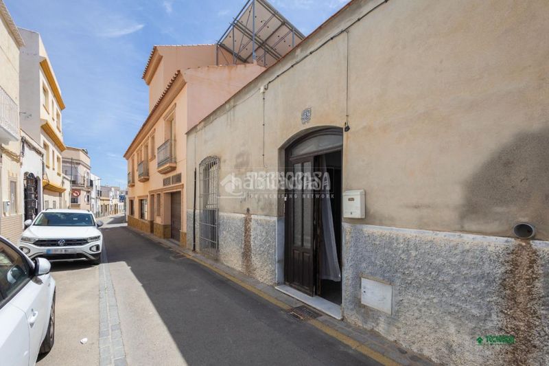 Foto 8a10f691-91d3-4359-9ec8-68050c149d66. Casa aparellada a Vera ciudad Vera