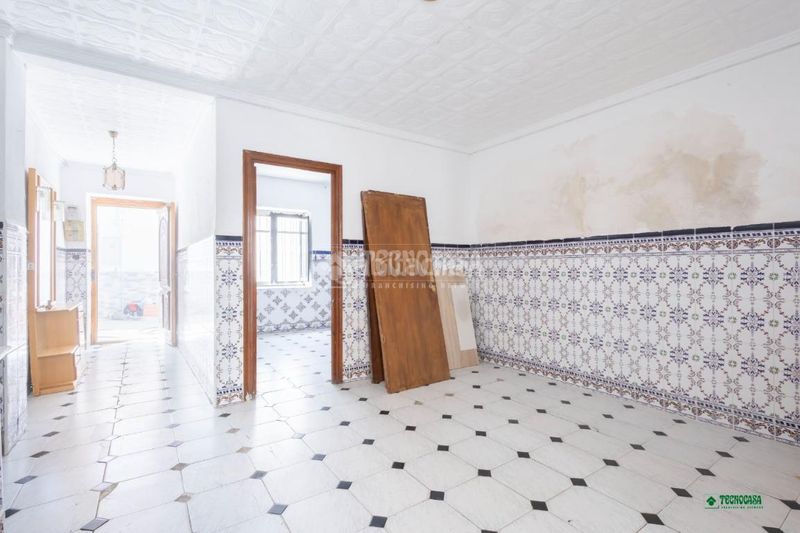 Foto 36f21842-b200-4d9c-b5df-00c9c84539de. Casa aparellada a Albox