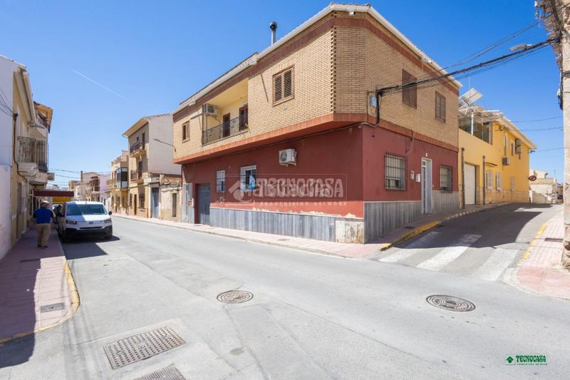 Foto 848699e2-d1d3-43b5-9dc8-16aadc897b4d. Casa aparellada a Albox