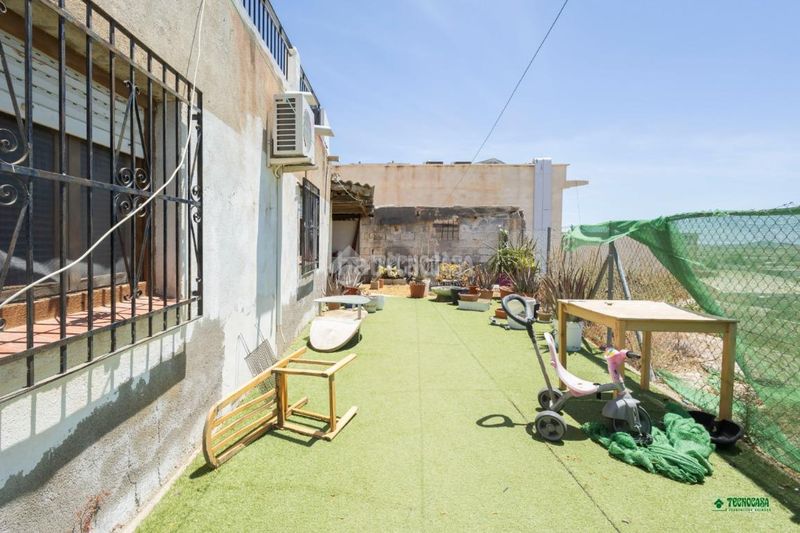 Foto 07c62d71-b377-41a2-a1a2-47fef7e4569e. Casa aparellada a Vera ciudad Vera