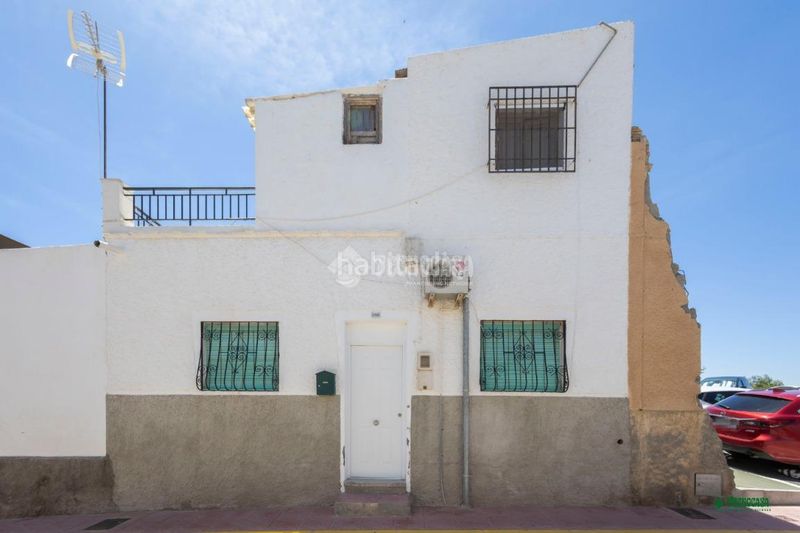 Foto f5395ad8-f31b-4702-8b64-29bfeaa55937. Casa aparellada a Vera ciudad Vera
