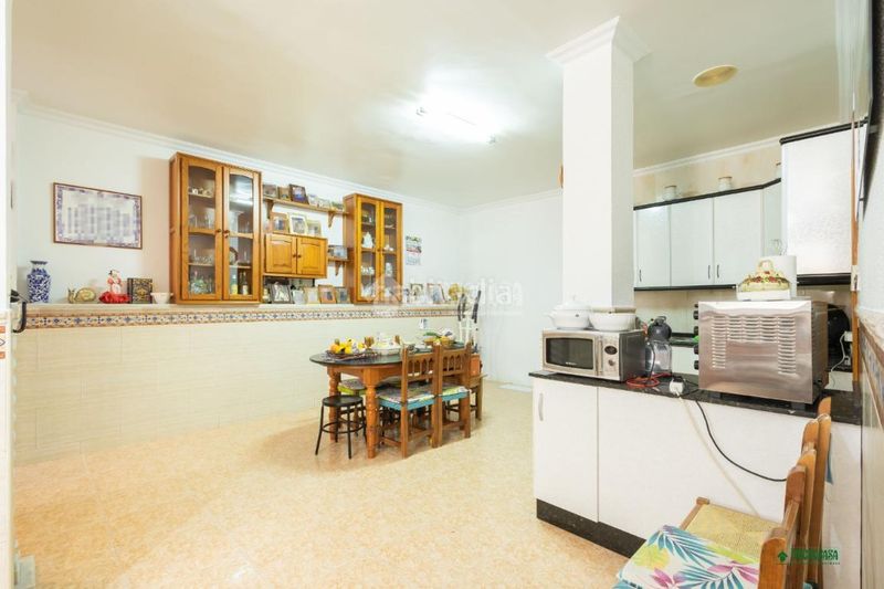 Foto c50b66f3-ee85-46c6-9d59-31c6e4e8dff0. Casa aparellada a Olula del Río