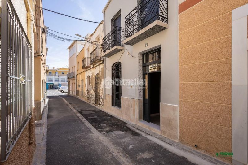 Foto 6744138f-18c5-4586-b7fc-bb891d272015. Casa aparellada a Vera ciudad Vera