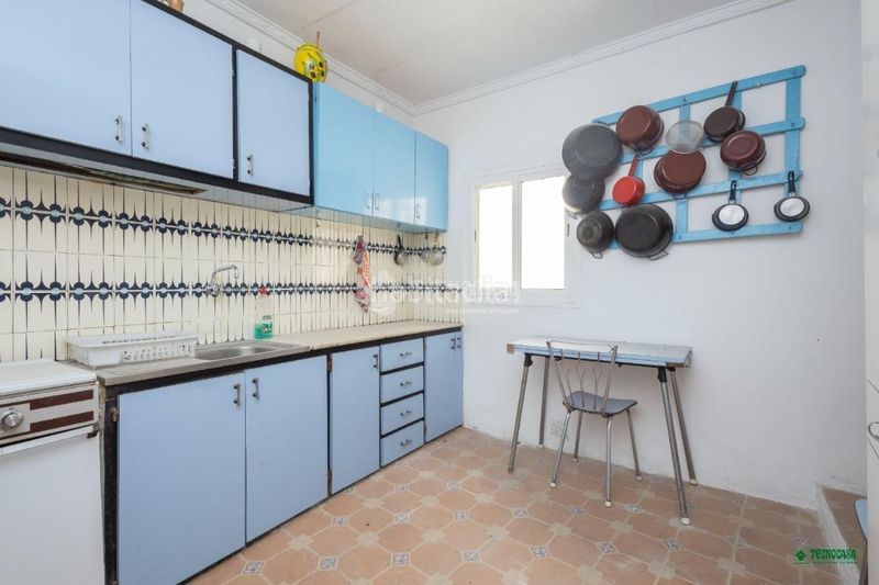 Foto 0cc2830d-d0ae-43de-be0e-64778fac4d3c. Casa aparellada amb aparcament a Albox