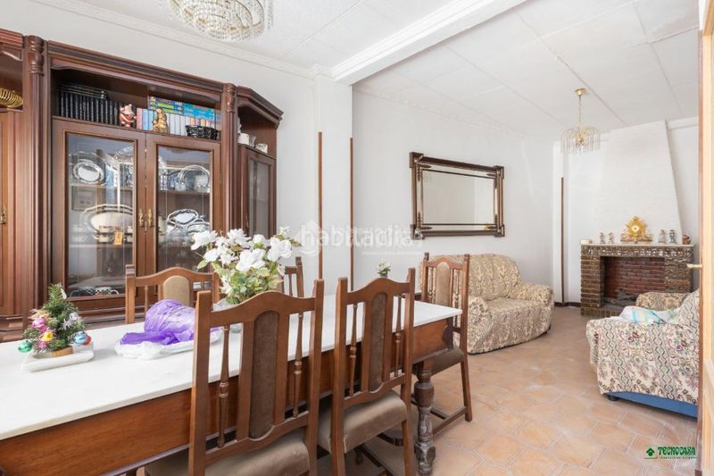 Foto 5c194d2e-41a0-48a3-a742-0d1a68964e99. Casa aparellada amb aparcament a Albox