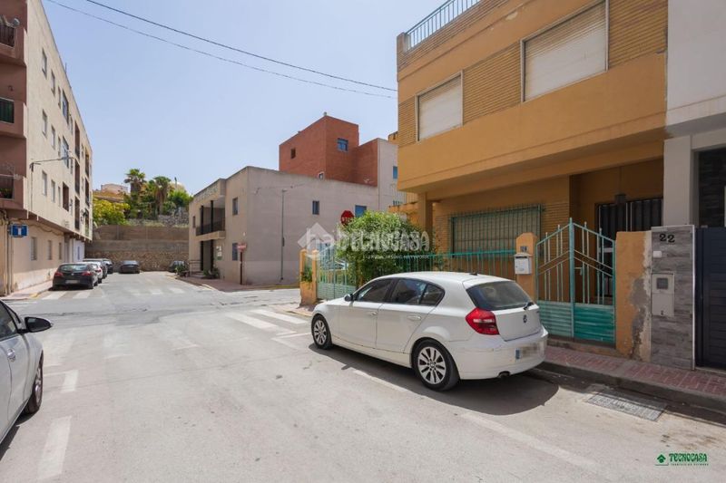 Foto 60e878e8-716d-4ec6-b40b-1f7a8c070262. Casa aparellada amb aparcament a Albox