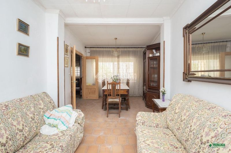 Foto 6d73abcf-2c81-4541-8163-8e65868d209a. Casa aparellada amb aparcament a Albox