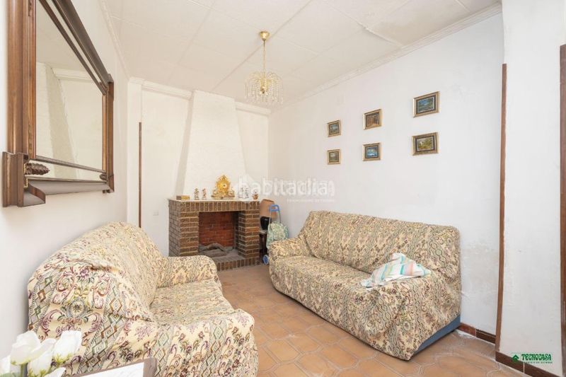 Foto 96461c35-577c-4aec-bd0f-9edd0b2e4671. Casa aparellada amb aparcament a Albox