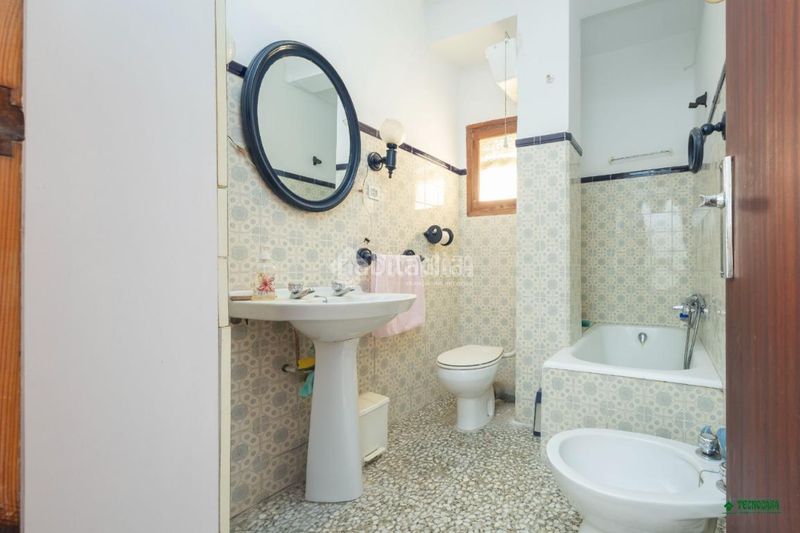 Foto 968b5b98-f4b9-4235-9952-f27283c30956. Casa aparellada amb aparcament a Albox
