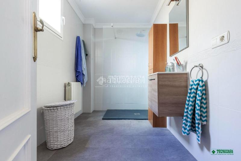 Foto 37776e5b-550e-4e30-8df7-1ba03b363069. Casa bifamiliare con riscaldamento parcheggio in Vera ciudad Vera