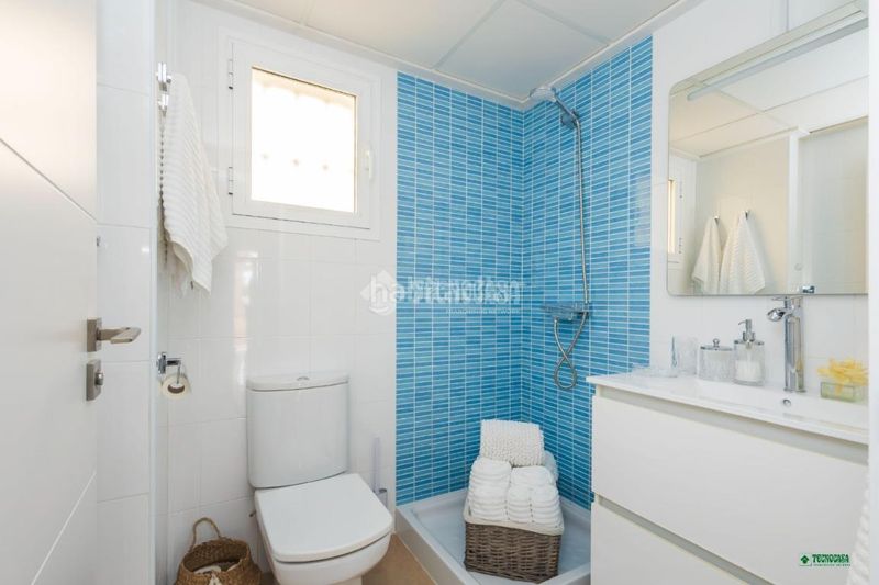 Foto 420e525a-404e-459c-a94d-eed887f49f2d. Casa aparellada amb aparcament piscina a Vera ciudad Vera
