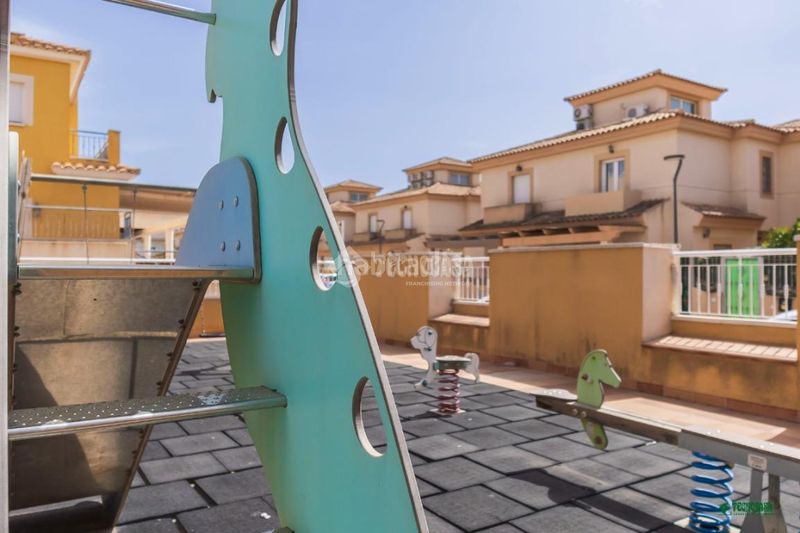 Foto 4b2ec61c-83ce-4c46-bf21-4c095613eb62. Casa aparellada amb aparcament piscina a Vera ciudad Vera