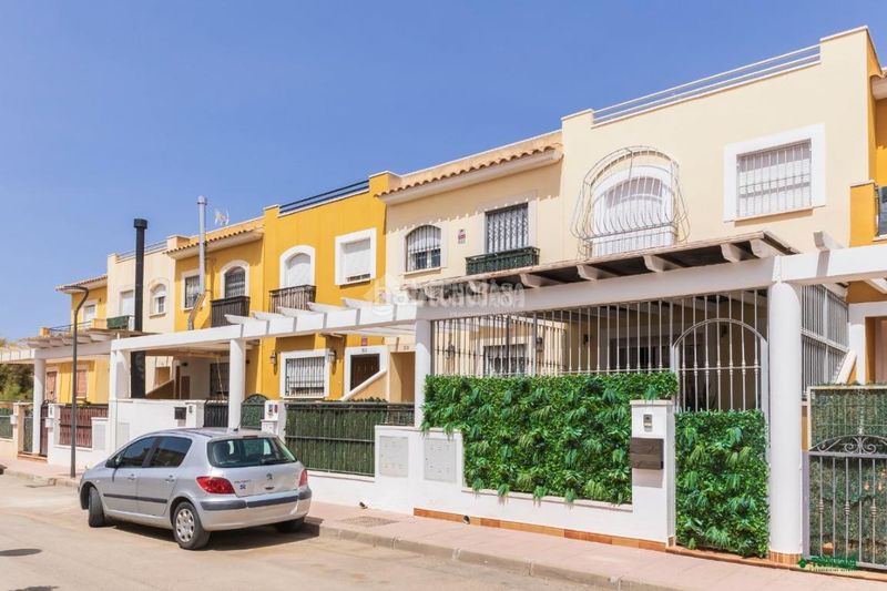 Foto 55f83954-7d77-4733-9743-69129d1cf1c7. Casa aparellada amb aparcament piscina a Vera ciudad Vera