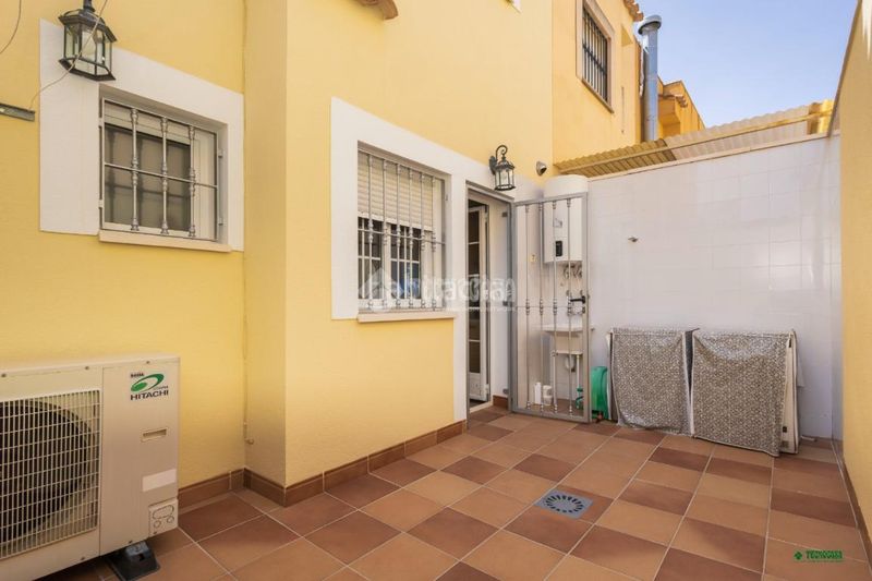 Foto 7c0f4f7d-9401-4124-89a9-250f5a4660da. Casa aparellada amb aparcament piscina a Vera ciudad Vera