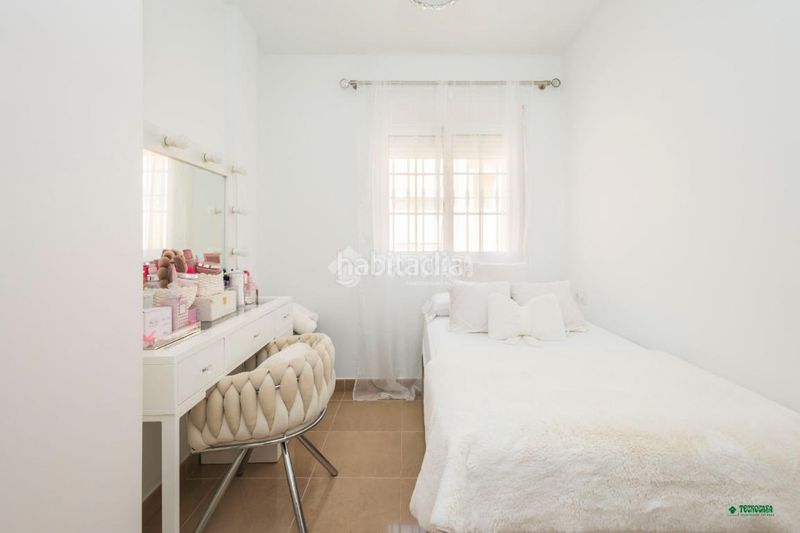 Foto bc44f907-19a1-4fdd-b7c0-3df546a8ec96. Casa aparellada amb aparcament piscina a Vera ciudad Vera