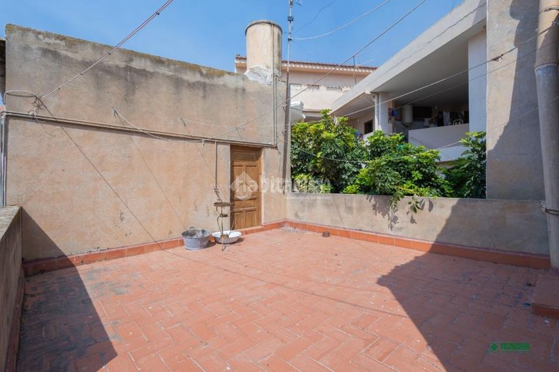 Foto a466b946-fbe1-40d6-a040-da7d05ff2388. Casa amb aparcament a Antas
