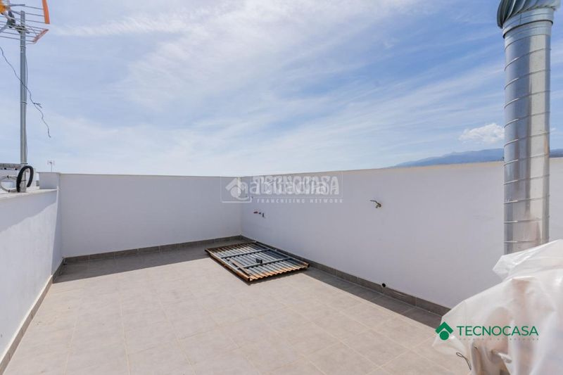 Foto 4b7b38a9-64cb-45dc-ac8e-f02c445c75ff. Casa aparellada a La Gangosa Vícar
