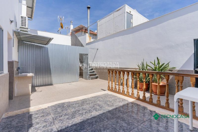 Foto abb863dc-00c0-4b23-a167-0c9a89cb05c3. Casa aparellada a La Gangosa Vícar