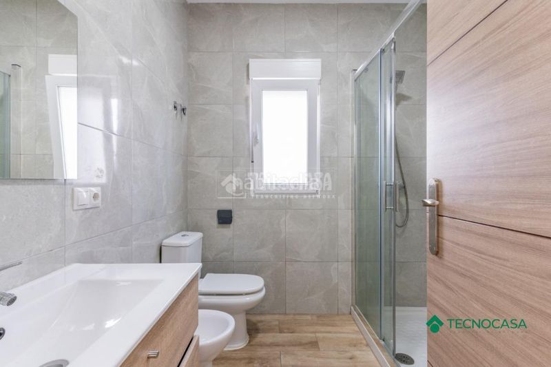 Foto d09488ef-1142-437a-b61b-59576229255b. Casa aparellada a La Gangosa Vícar
