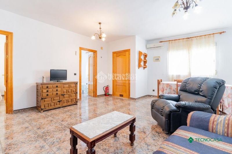 Foto 43db2c7a-0353-4b29-b710-1af194bcd565. Casa aparellada amb calefacció a Enix