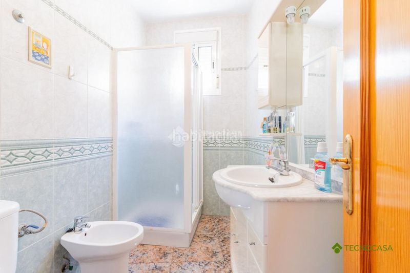 Foto b2918309-c245-4ef2-8d3f-f9c724e2d08f. Casa aparellada amb calefacció a Enix