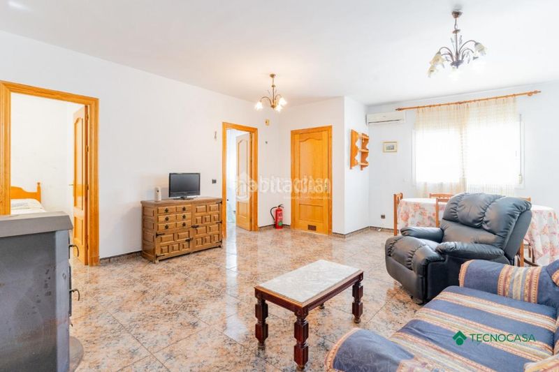 Foto d53f3ca7-def4-42cd-bb7e-c158ccdfd550. Casa aparellada amb calefacció a Enix