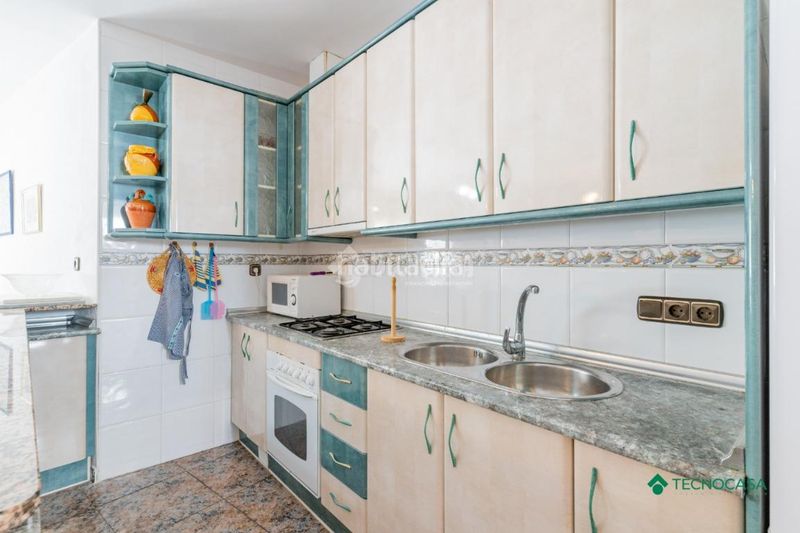 Foto f9de9694-3606-4543-96fb-2d31adfe1abe. Casa aparellada amb calefacció a Enix