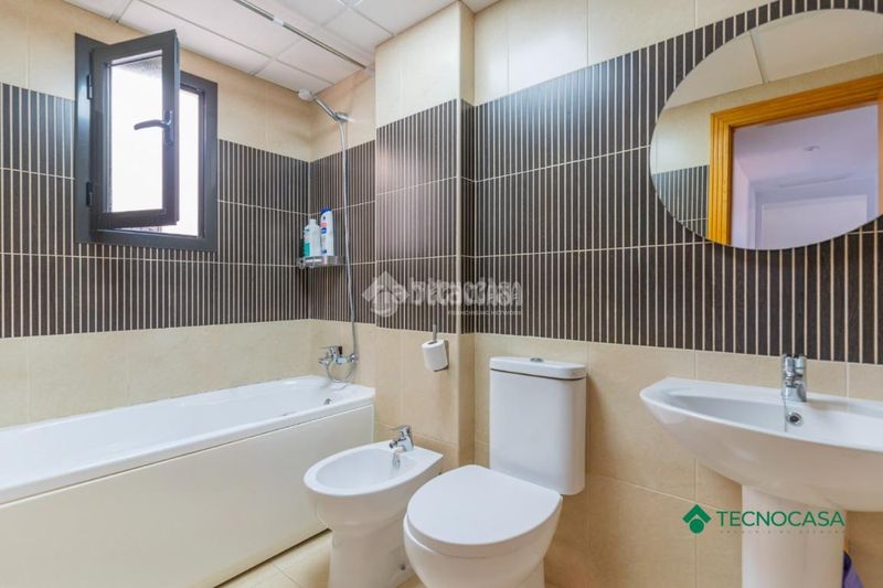 Foto 917c7dba-6dd2-4767-93f1-dd58326f36d9. Piso  en venta en La Gangosa Vícar