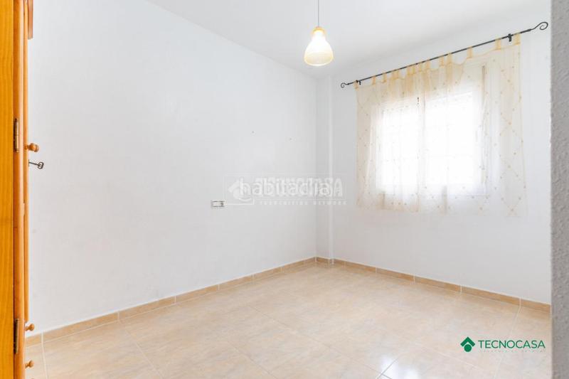 Foto e2a0058e-5dcd-4319-a2af-01af039fc165. Piso  en venta en La Gangosa Vícar