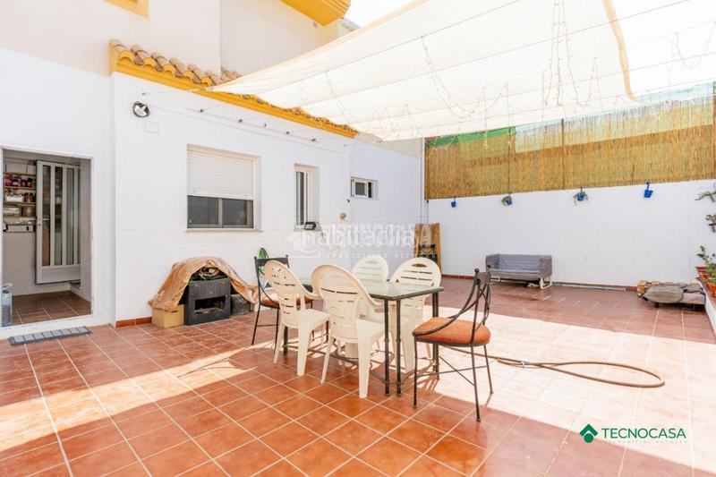 Foto f3ce2ddc-435e-4172-8b2e-9cccd9a01d08. Casa pareada casa en venta en La Gangosa Vícar