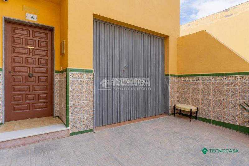Foto 01de27b3-3147-4291-a19d-dea139a92545. Casa aparellada amb calefacció aparcament a puebla de Vícar Vícar