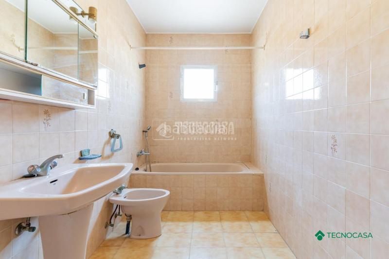 Foto 24d2d0be-cea3-45e5-9953-5da684a46d7a. Casa aparellada amb calefacció aparcament a puebla de Vícar Vícar