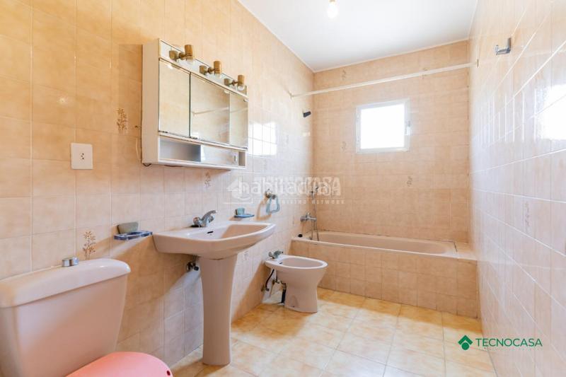 Foto a8a77275-a9d4-4b33-8d64-7441cf6daec5. Casa aparellada amb calefacció aparcament a puebla de Vícar Vícar