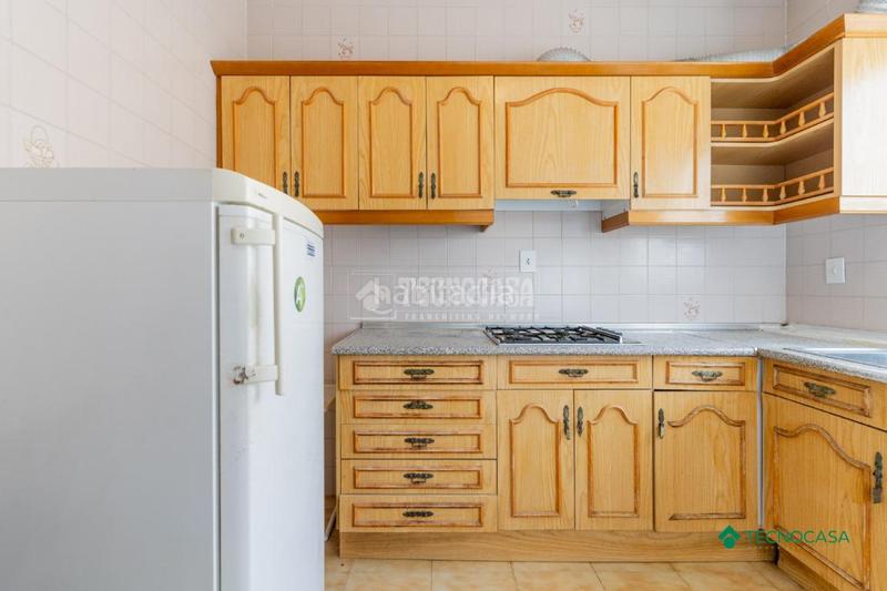 Foto f8efd923-e581-4ce1-879a-e15d053ff309. Casa aparellada amb calefacció aparcament a puebla de Vícar Vícar