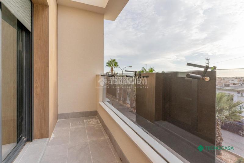 Foto a3e421d0-d040-4b58-87f7-c5685afa00e3. Maison jumelée avec parking dans Las Cabañuelas Vícar