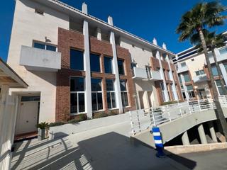 Casa adossada  Carrer arxiduc carles. Se vende magnifica vivienda unifamiliar en aldaia