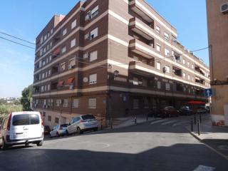 Pis  Carrer pintor ribera 4. Se vende magnifica vivienda para familias grandes en quart de po