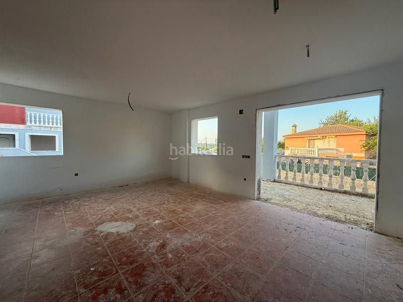 Foto 16e725a0-44db-4a9f-bf59-d96db528025b. Casa aparellada a calle opalo 109 a Las Pedrizas Chiva