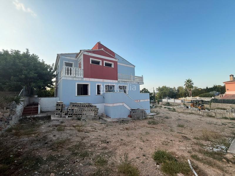 Foto 43be559a-b442-47cd-802a-b9588a25134f. Casa aparellada a calle opalo 109 a Las Pedrizas Chiva