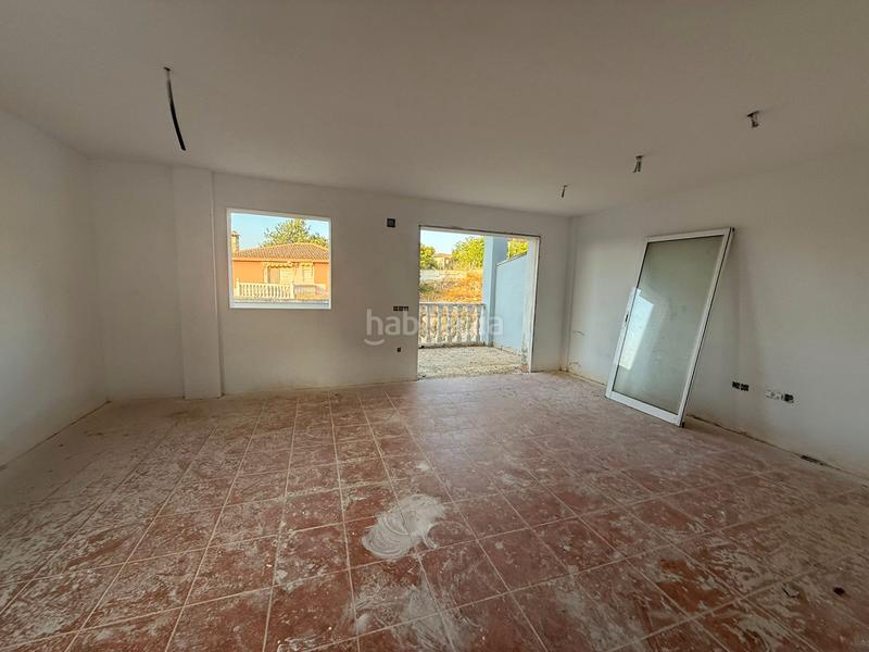 Foto 5e0b2d73-1585-4e09-aed1-1410cd3f5bbf. Casa aparellada a calle opalo 109 a Las Pedrizas Chiva
