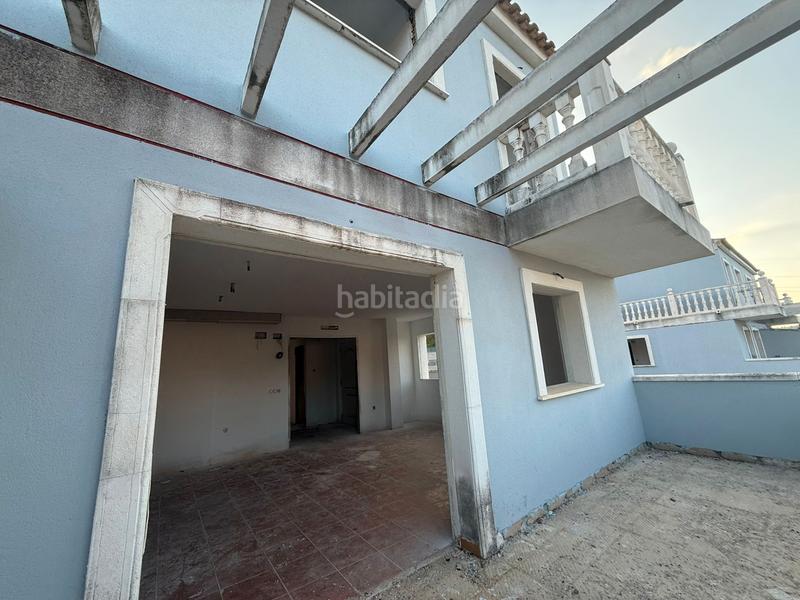 Foto 64cc96cd-94db-4cf7-bf77-70e462aa6ef6. Casa aparellada a calle opalo 109 a Las Pedrizas Chiva