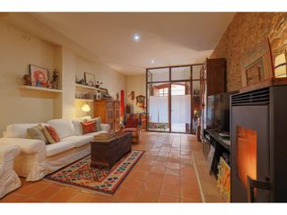 House in Bisbal d´Empordà (La). Casa de piedra rehabilitada