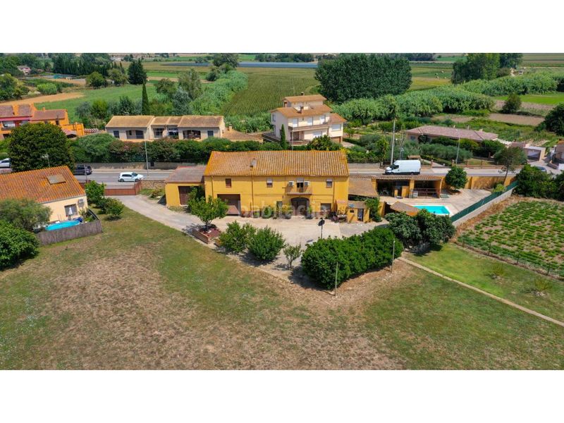 Foto 568e92dd-a820-4034-80b7-dac63662f71d. Masia amb aparcament piscina a Verges