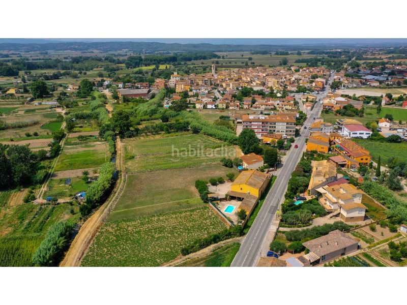 Foto a82e16e8-3021-46ab-8bfe-ec0feb5d176f. Masia amb aparcament piscina a Verges