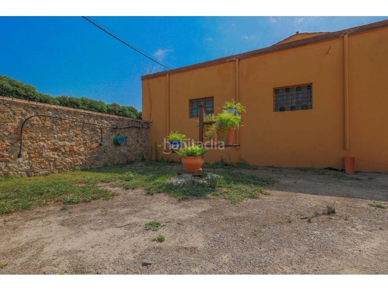 Foto b7e6e7c7-4821-4498-b8fa-fc32c2a2a168. Masia amb aparcament piscina a Verges