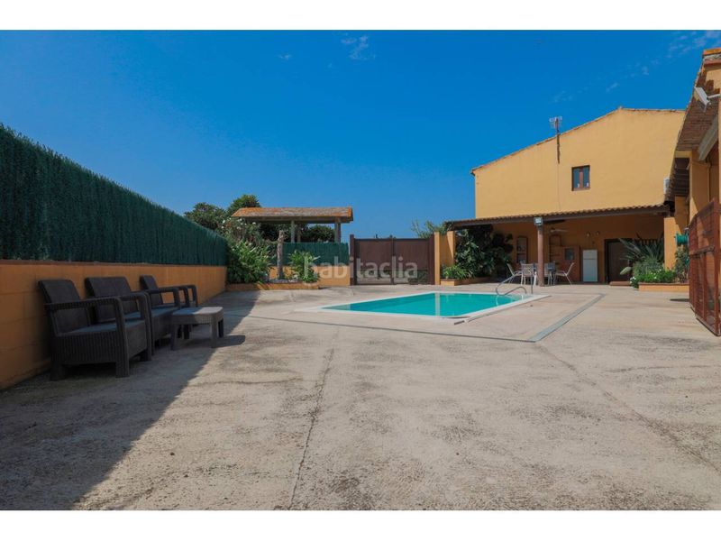 Foto c5f75526-d90b-4d03-83f6-9c4c1723c26b. Masia amb aparcament piscina a Verges
