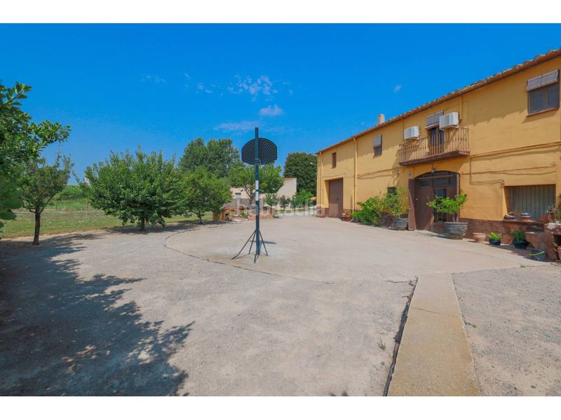 Foto ce84f64b-41e3-4ca9-8456-a0a0f40085aa. Masia amb aparcament piscina a Verges