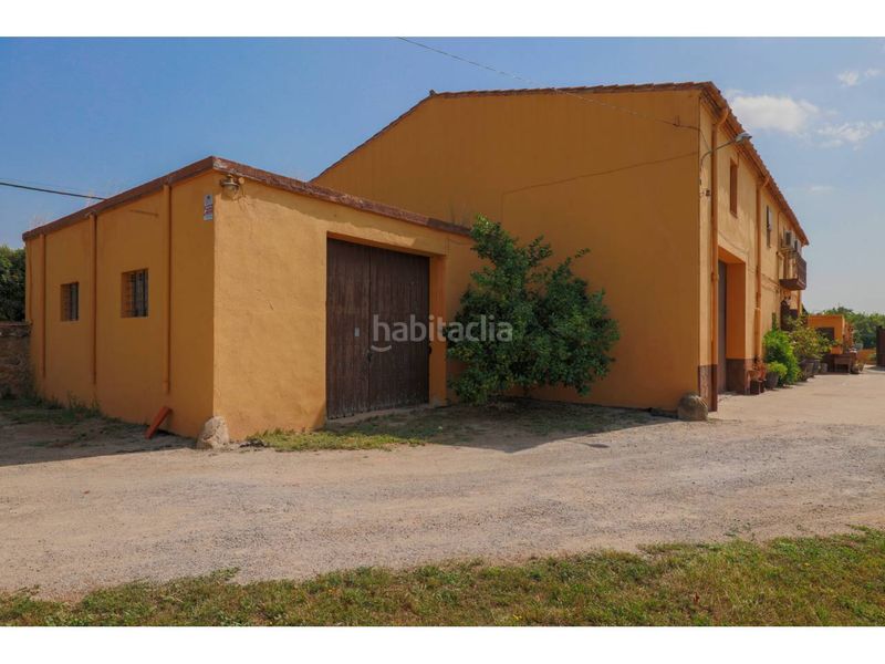 Foto e0df3b93-7712-46d2-9324-1a8d1fa5866a. Masia amb aparcament piscina a Verges